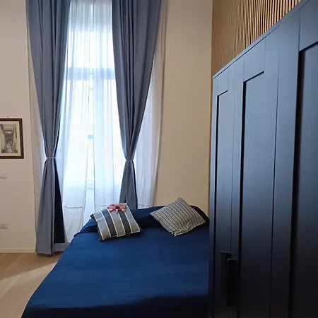 Izz Konukevi Napoli